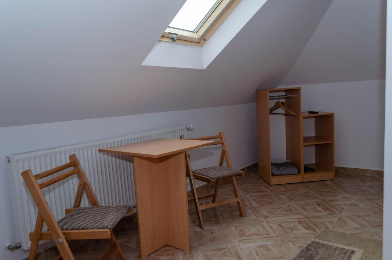 Apartamento Mansarda Mica Cu Baie Proprie Cluj-Napoca Exterior foto
