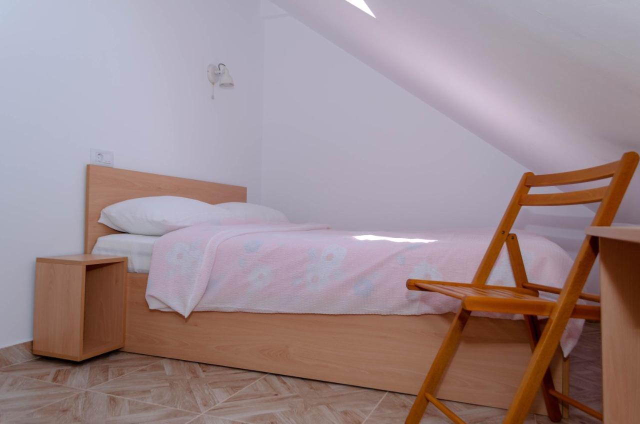 Apartamento Mansarda Mica Cu Baie Proprie Cluj-Napoca Exterior foto